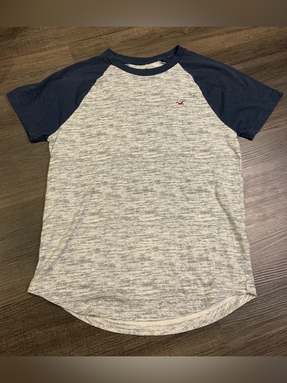 Hollister Heather Gray Body Navy Raglan Short Sleeve Tee